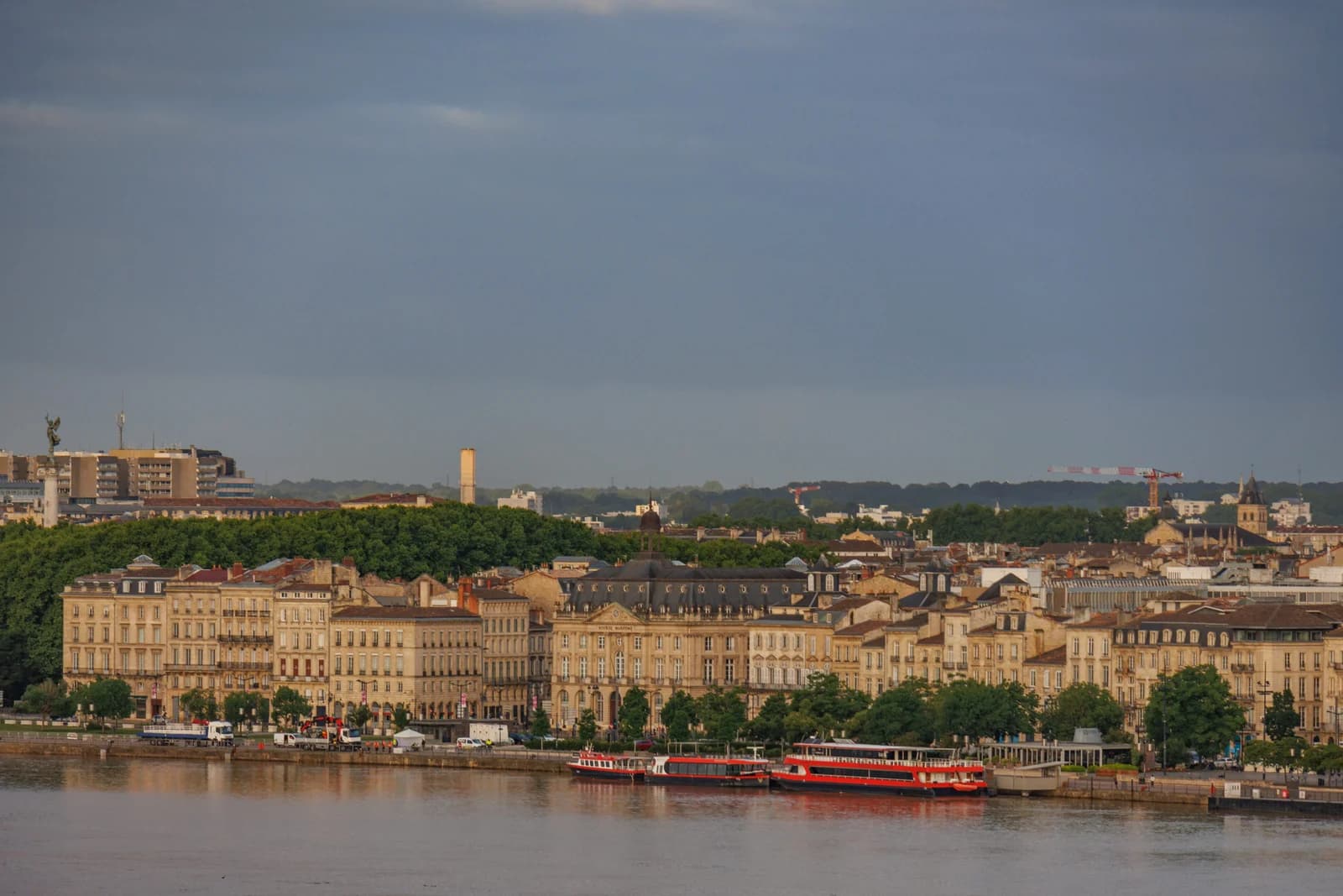 The Hidden Highlights of Bordeaux That Only a Local Walking Tour Reveals