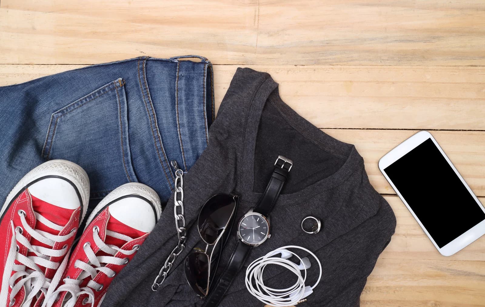 The 5-piece travel wardrobe: what to pack for a weekend city break